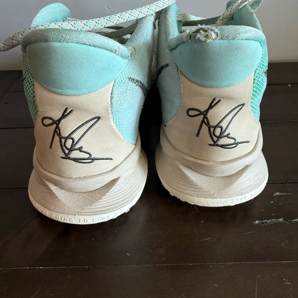 Nike Kyrie 7 Basketball Shoes Teal Mint Green Glitter Swoosh Men’s Size 9.5